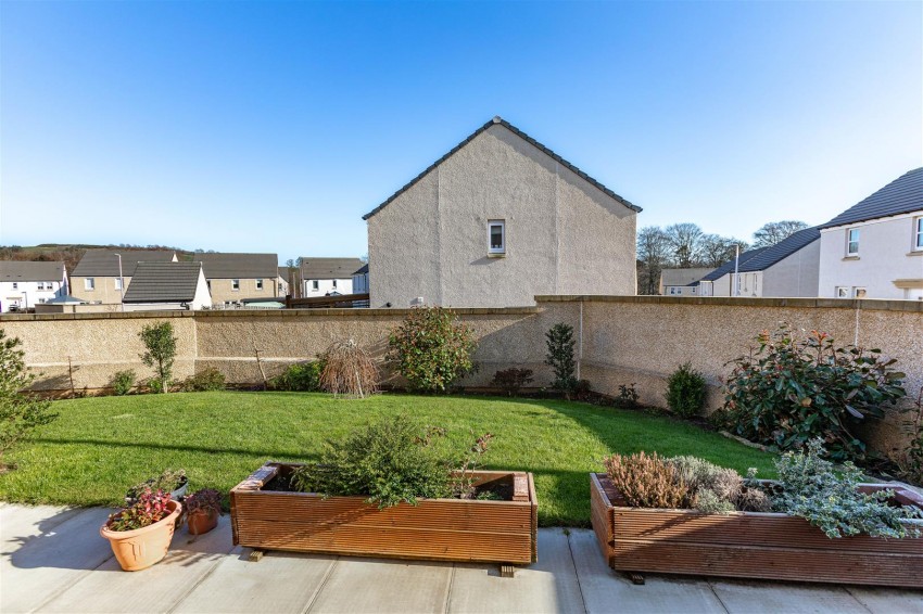 Images for 14 Knoll Park Place, Galashiels