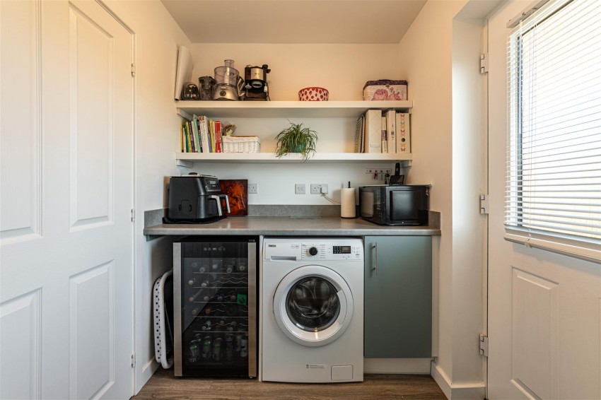 Images for 43 Smeaton Gardens, Whitecraig