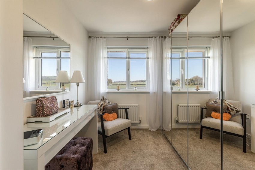 Images for 43 Smeaton Gardens, Whitecraig