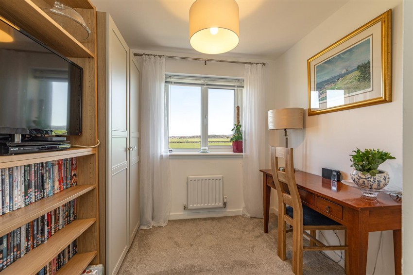 Images for 43 Smeaton Gardens, Whitecraig