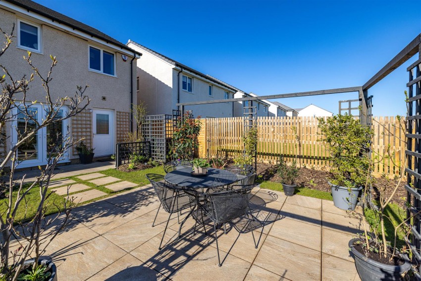Images for 43 Smeaton Gardens, Whitecraig