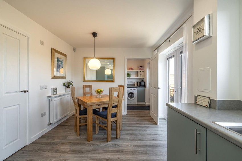 Images for 43 Smeaton Gardens, Whitecraig