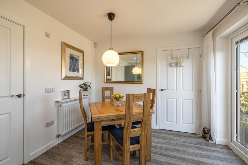 Images for 43 Smeaton Gardens, Whitecraig