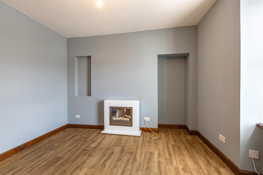 Images for 8/2 Teviot Crescent, Hawick