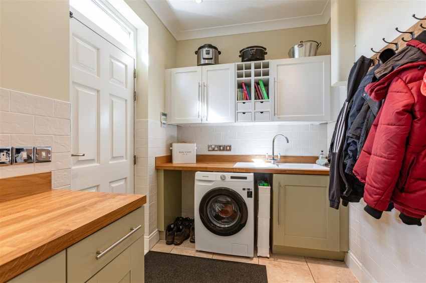 Images for 33 Bowmont Court, Heiton, Kelso