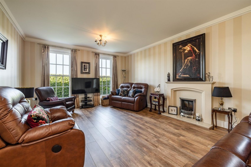 Images for 33 Bowmont Court, Heiton, Kelso