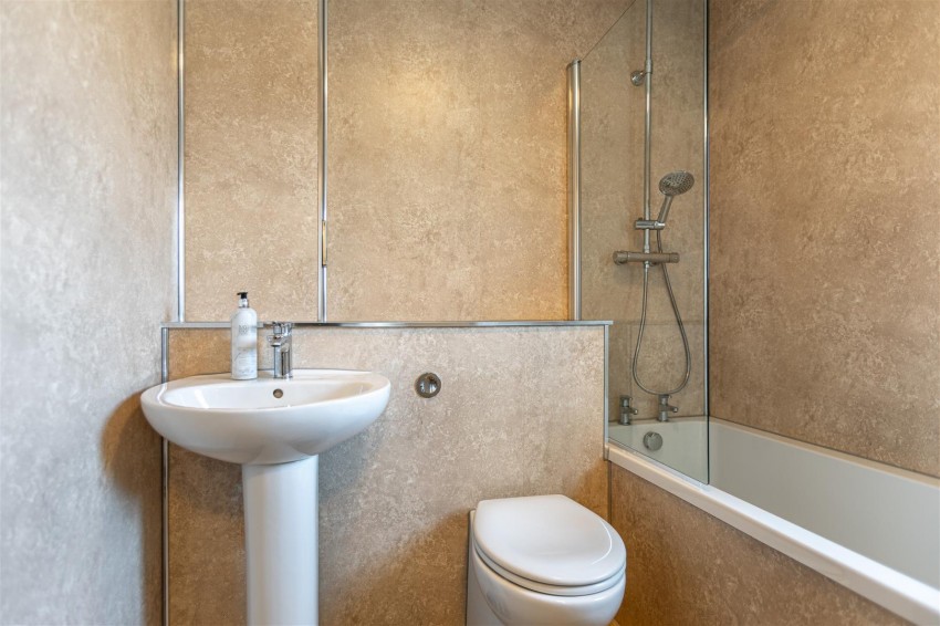 Images for 54 Sydenham Court, Kelso