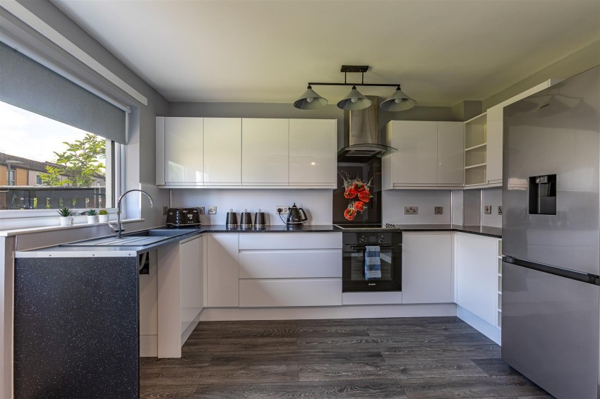 Images for 54 Sydenham Court, Kelso