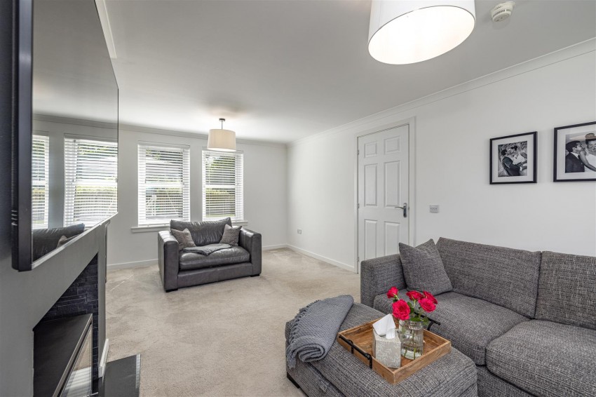 Images for 41 Knoll Park, Galashiels