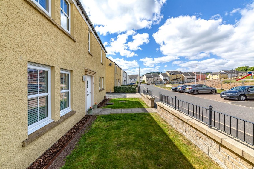 Images for 41 Knoll Park, Galashiels