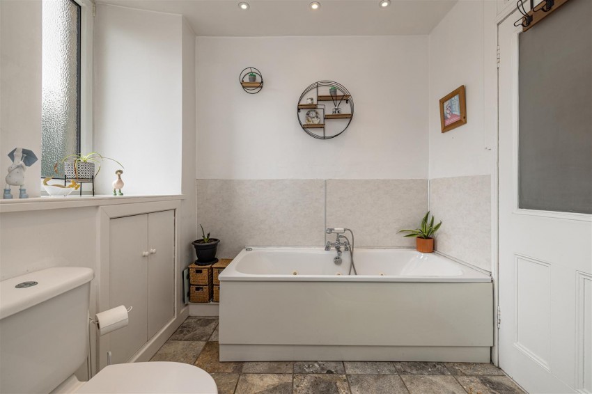 Images for 12/2 North Bridge Street, Hawick