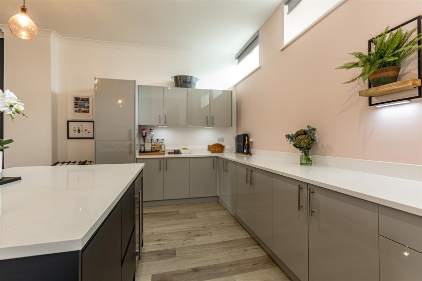 Images for 1 Lower Court, Chiefswood Road, Melrose