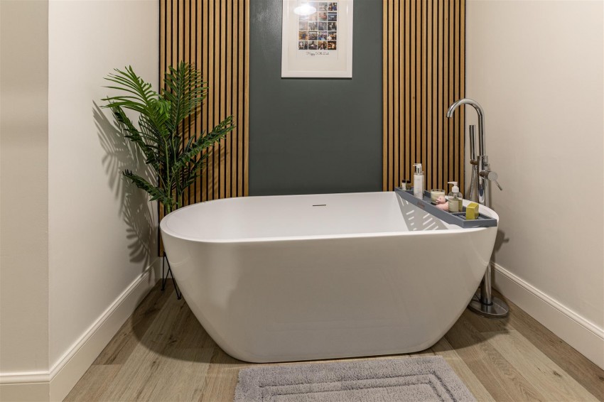 Images for 1 Lower Court, Chiefswood Road, Melrose