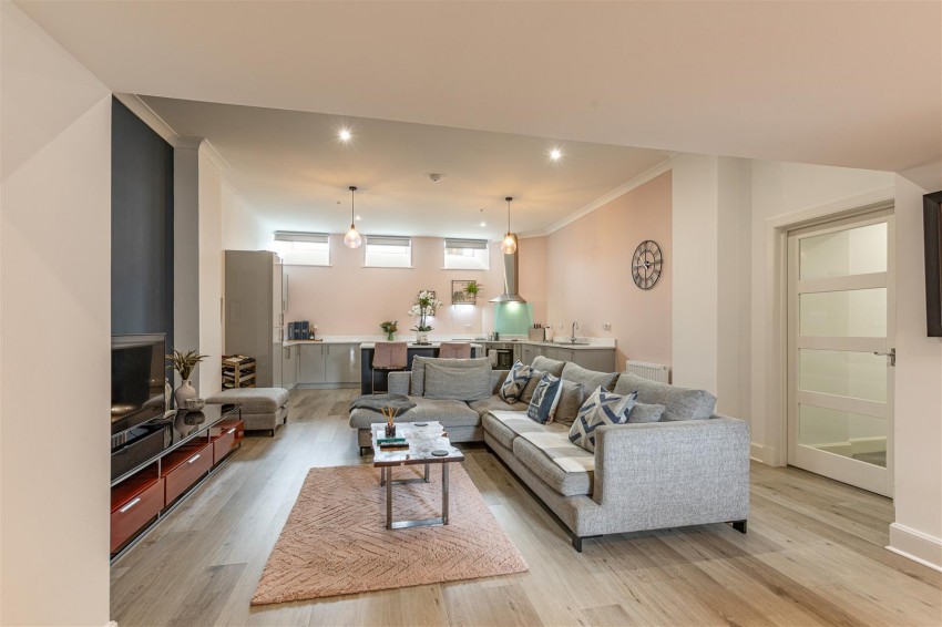 Images for 1 Lower Court, Chiefswood Road, Melrose