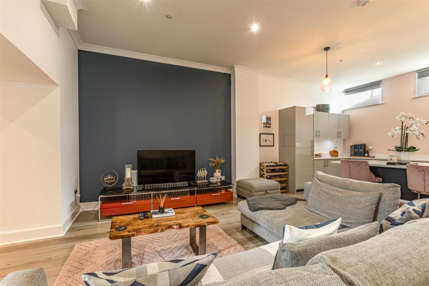 Images for 1 Lower Court, Chiefswood Road, Melrose