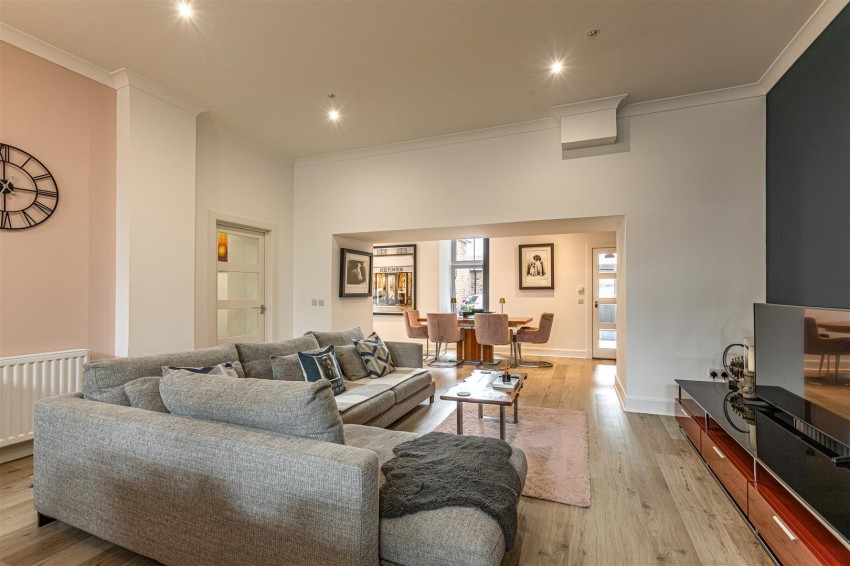 Images for 1 Lower Court, Chiefswood Road, Melrose