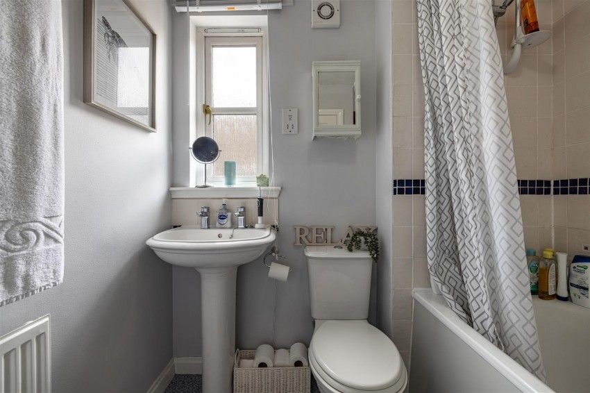 Images for 10 Annfield Gardens, Galashiels