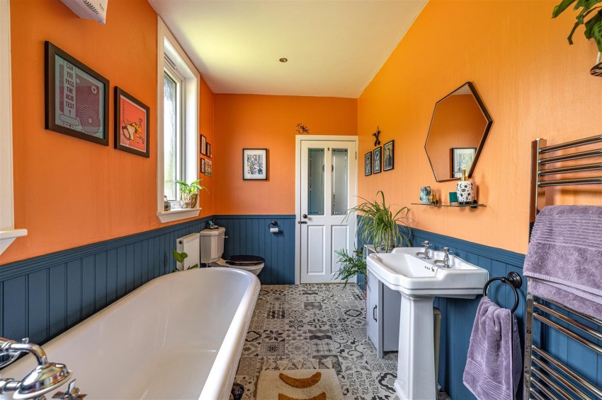Images for 42 Glendinning Terrace, Galashiels