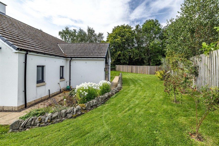 Images for Skirmish Hill, Lye Road, Darnick, Melrose