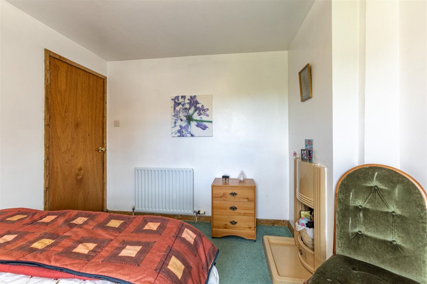 Images for 16 Morow Gardens, Melrose