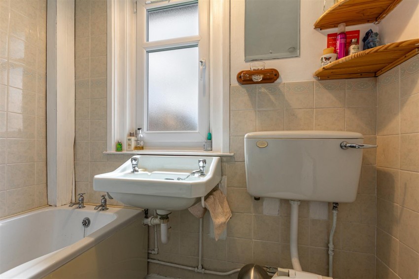 Images for 16 Morow Gardens, Melrose