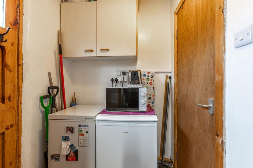 Images for 16 Morow Gardens, Melrose