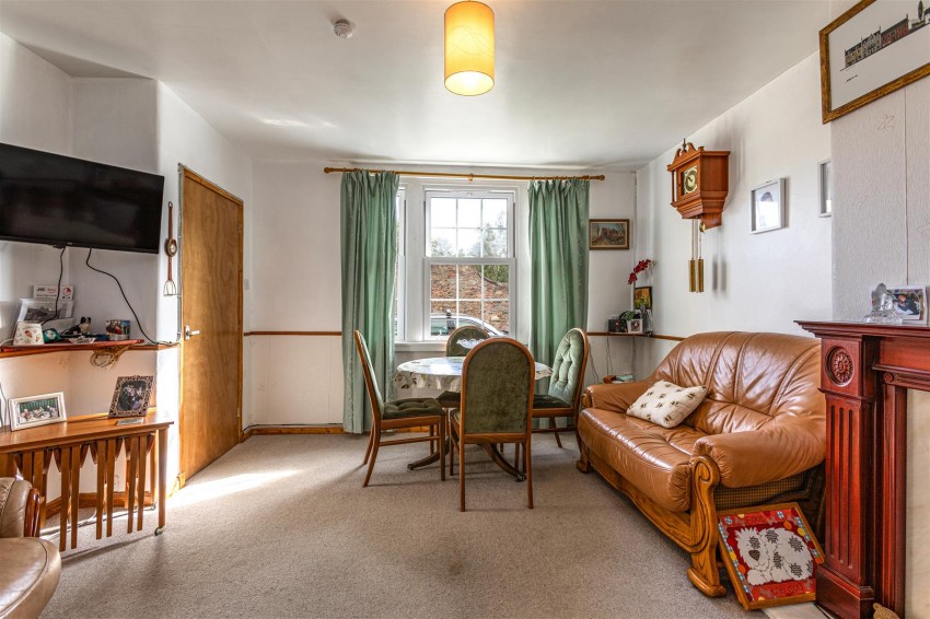 Images for 16 Morow Gardens, Melrose