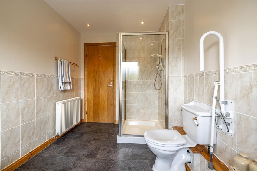 Images for 8 Shawpark Crescent, Selkirk