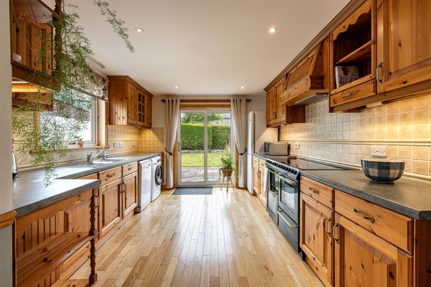 Images for 8 Shawpark Crescent, Selkirk