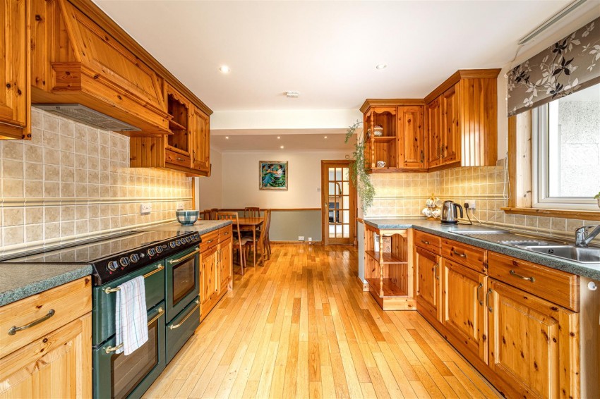 Images for 8 Shawpark Crescent, Selkirk