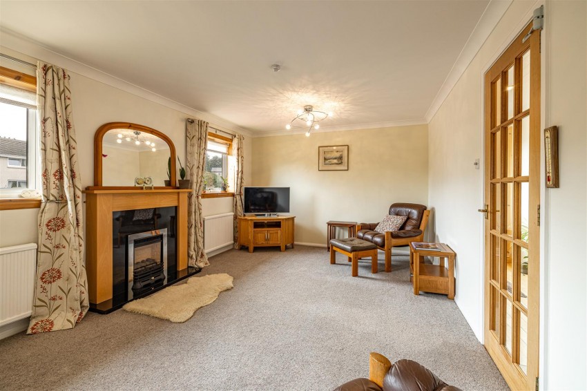 Images for 8 Shawpark Crescent, Selkirk