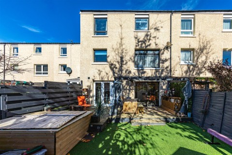 View Full Details for 16 Stobshaw Place, Tweedbank, Galashiels