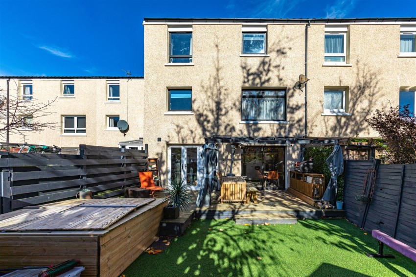 Images for 16 Stobshaw Place, Tweedbank, Galashiels