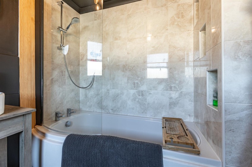 Images for 16 Stobshaw Place, Tweedbank, Galashiels