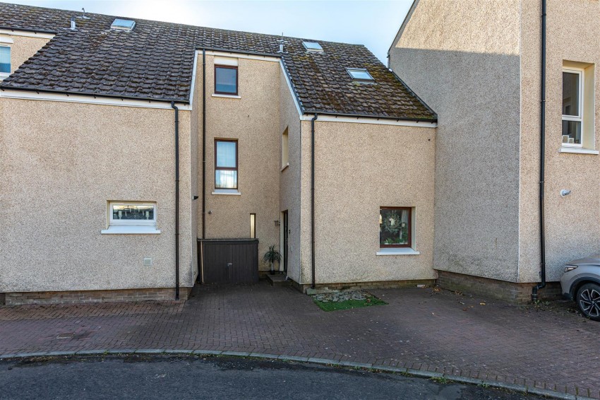 Images for 16 Stobshaw Place, Tweedbank, Galashiels