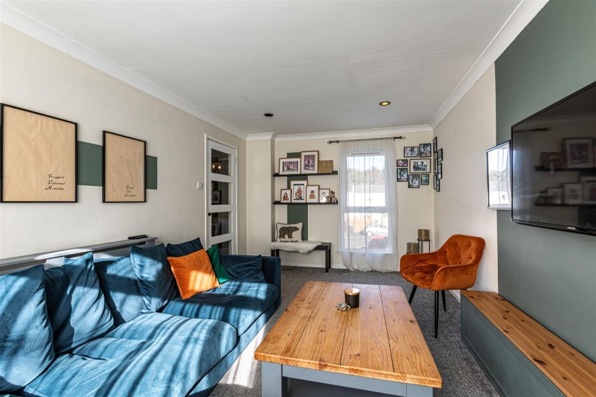 Images for 16 Stobshaw Place, Tweedbank, Galashiels