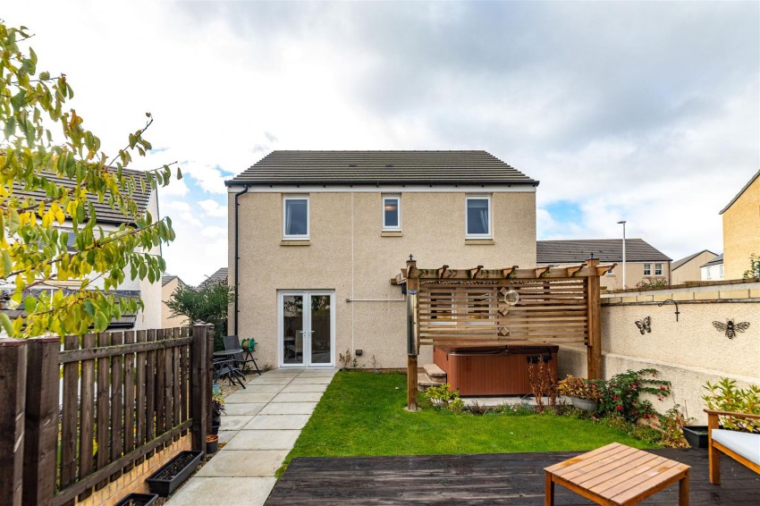 Images for 8 Knoll Park Avenue, Galashiels