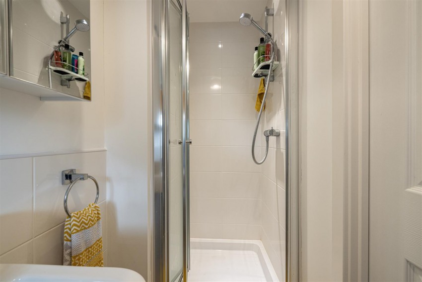 Images for 8 Knoll Park Avenue, Galashiels