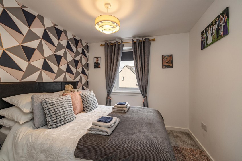 Images for 8 Knoll Park Avenue, Galashiels