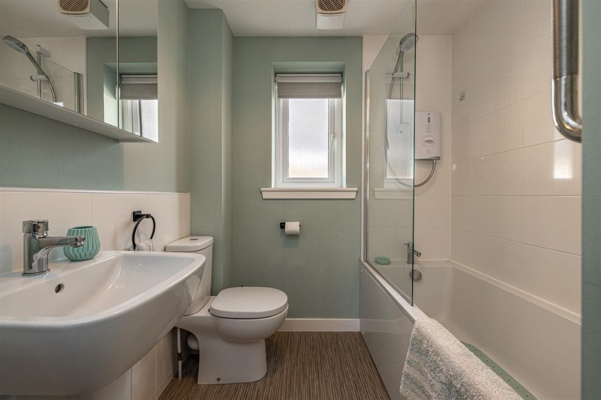 Images for 8 Knoll Park Avenue, Galashiels