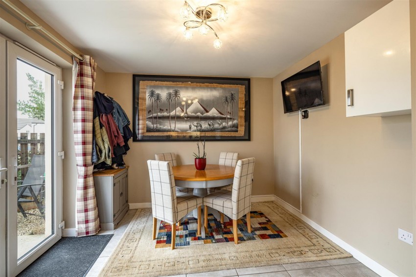 Images for 8 Knoll Park Avenue, Galashiels