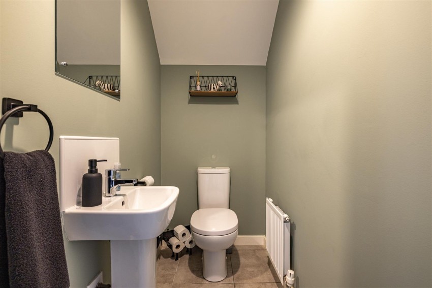 Images for 8 Knoll Park Avenue, Galashiels