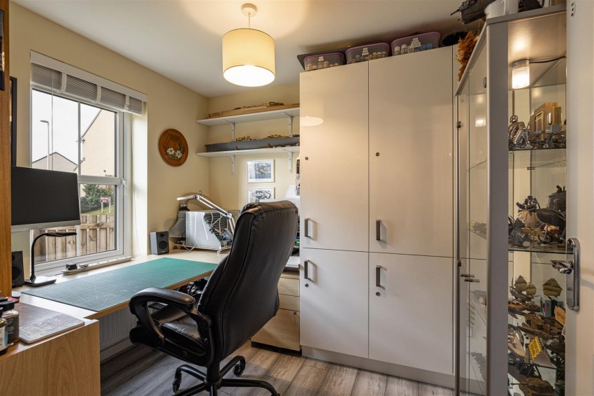 Images for 8 Knoll Park Avenue, Galashiels