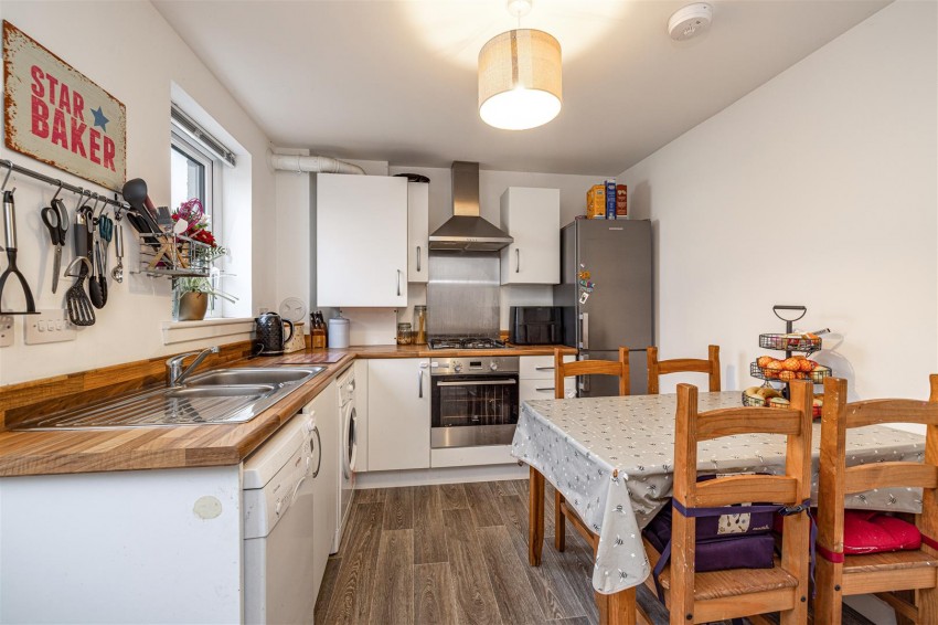 Images for 28 Knoll Park, Galashiels