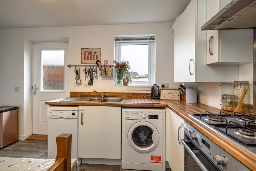 Images for 28 Knoll Park, Galashiels