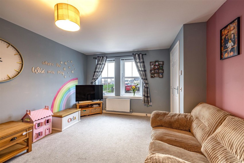 Images for 28 Knoll Park, Galashiels