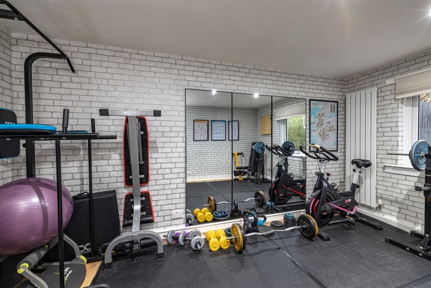 Images for 9 Elm Row, Galashiels