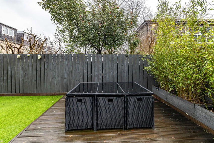 Images for 9 Elm Row, Galashiels