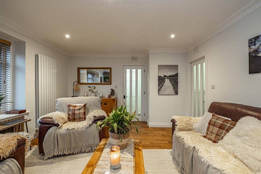 Images for 9 Elm Row, Galashiels