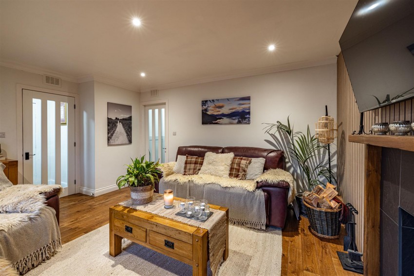 Images for 9 Elm Row, Galashiels